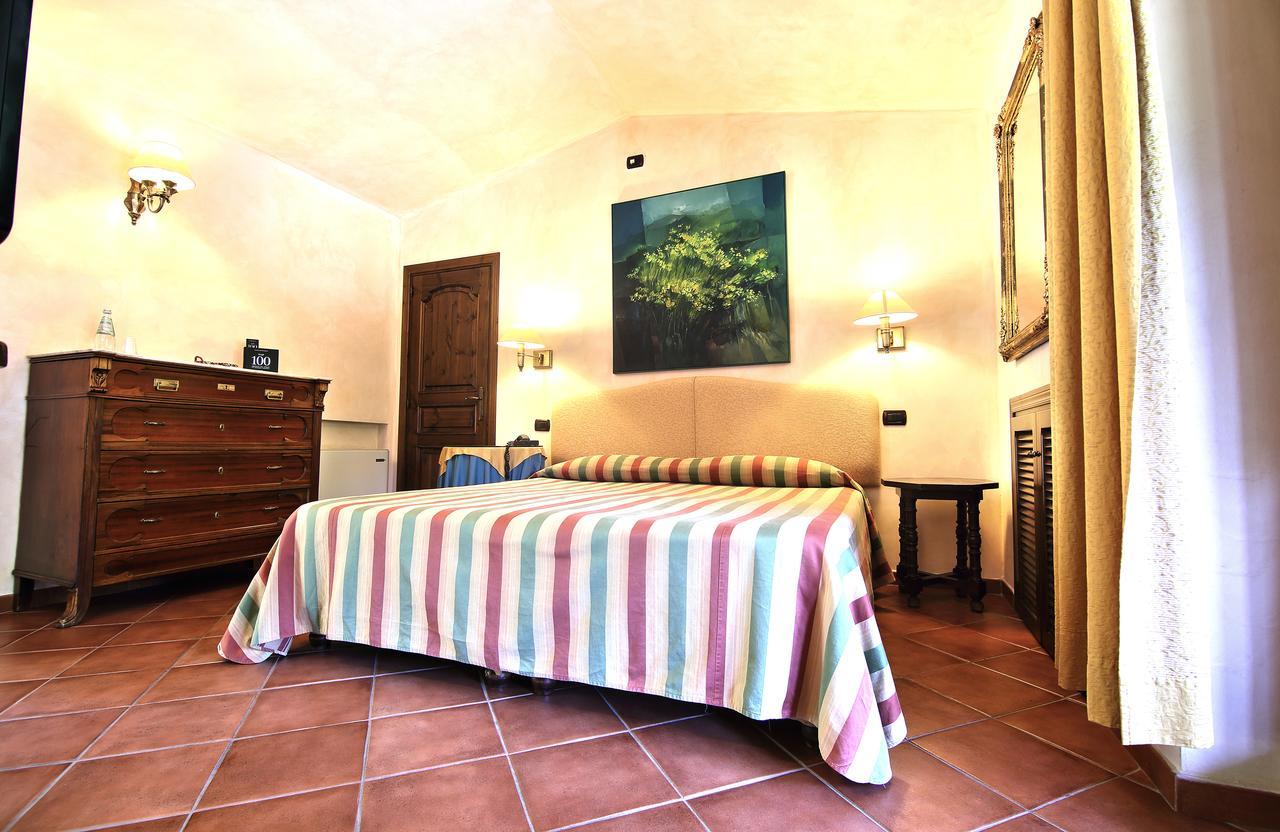 L'Agnata Di De Andre Boutique Hotel 템피오파우사니아 외부 사진