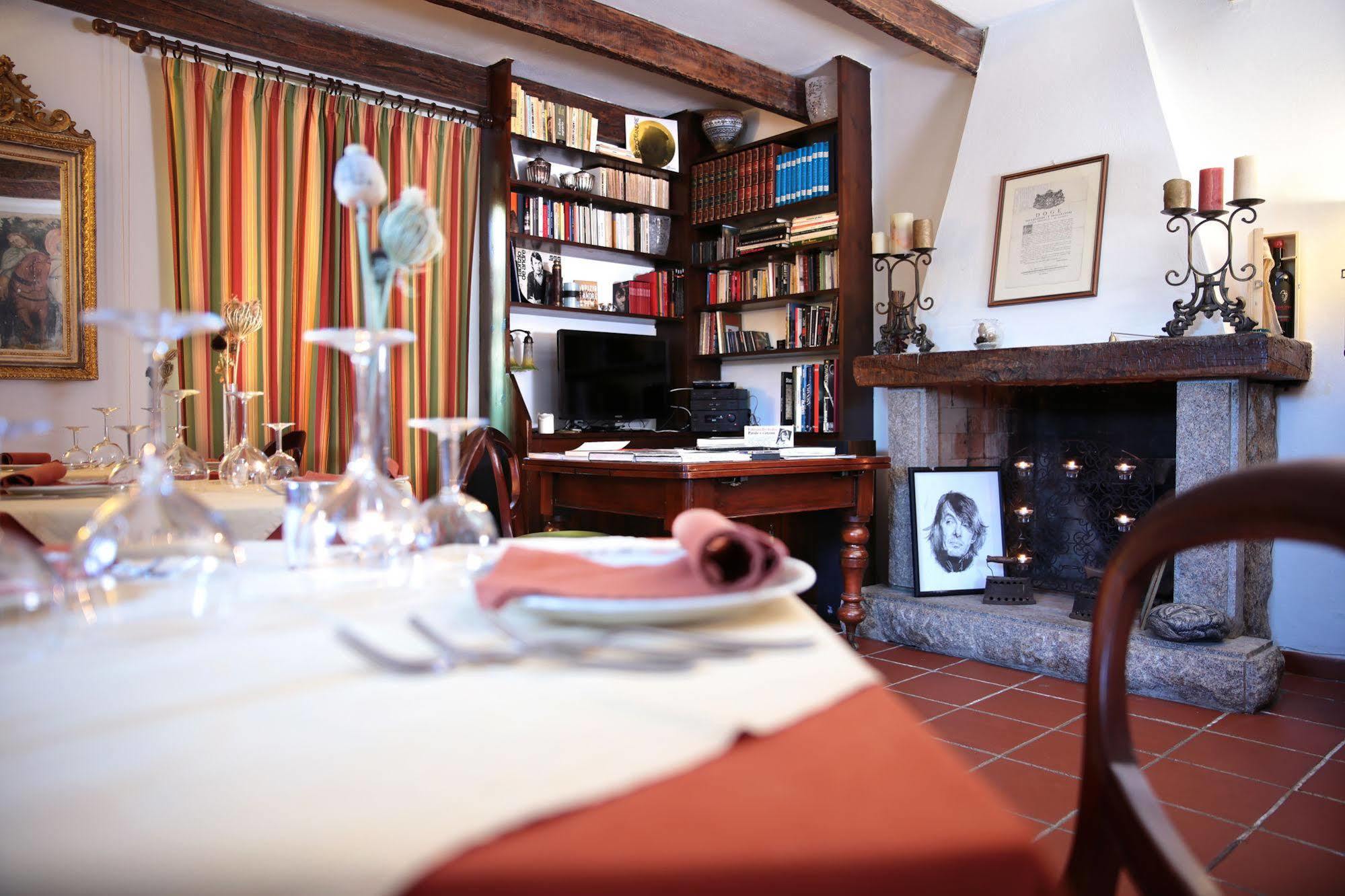 L'Agnata Di De Andre Boutique Hotel 템피오파우사니아 외부 사진